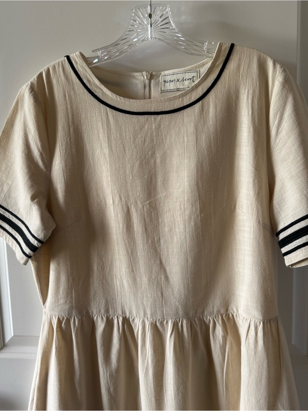 Unknown Brand Cream Short-Sleeve A-Line Dress with Black Trim - Picture 3 of 13